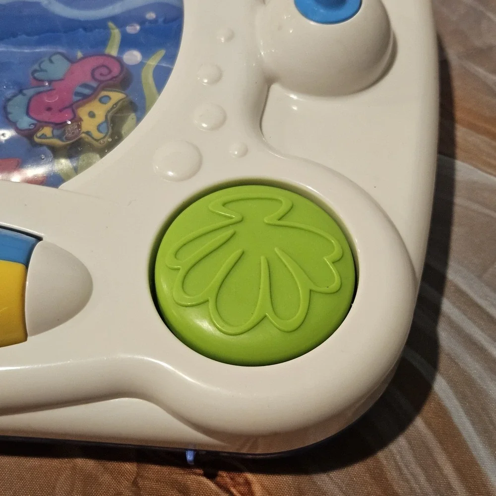 Vintage 2004 Fisher Price Ocean Wonders Aquarium Activity Toy Tested Works